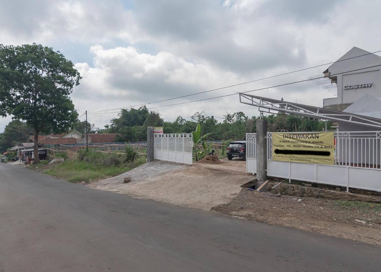 Reddoorz Syariah Near Wisata Situ Gunung Sukabumi Hotel Kadudampit Exterior photo